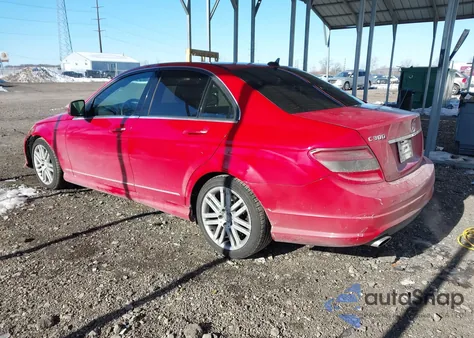 2009 Mercedes-Benz C 300 Luxury 4Matic/Sport 4Matic z USA, uszkodzony, nr VIN WDDGF81X89R063434